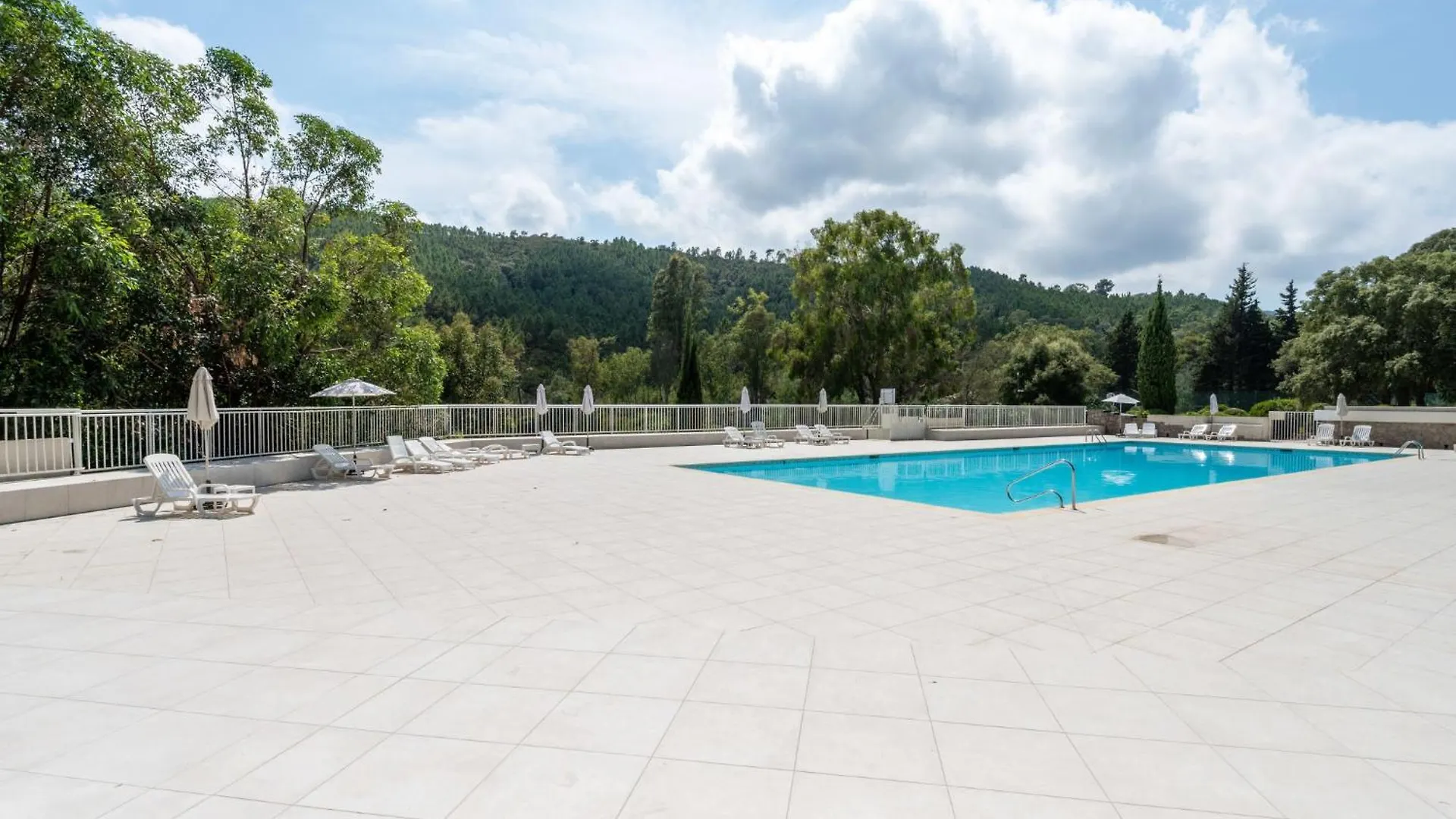 Holiday Home Domaine De Maure Vieil By Interhome 망들리유 라 나플
