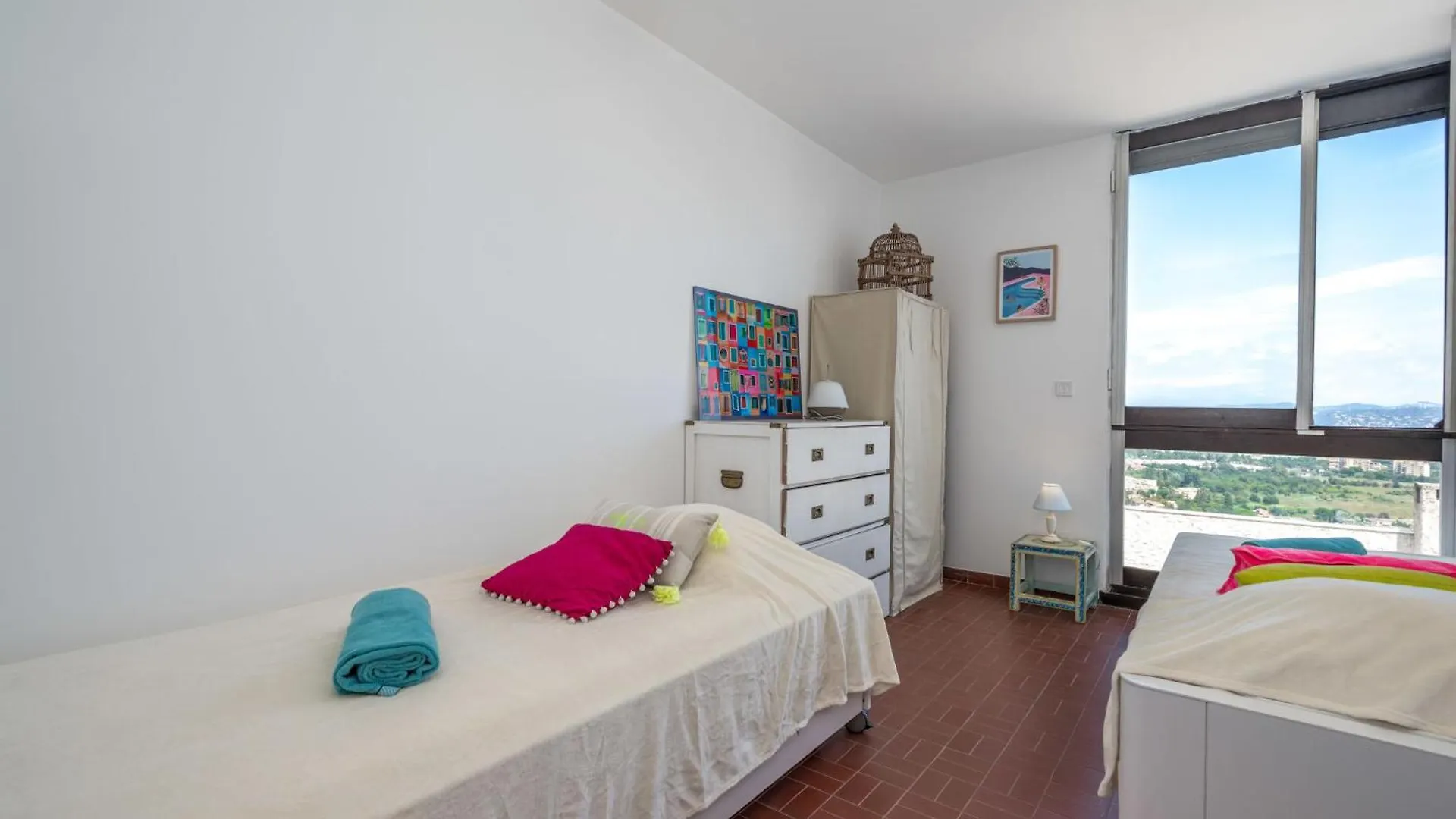 Holiday Home Domaine De Maure Vieil By Interhome 망들리유 라 나플  망들리유 라 나플